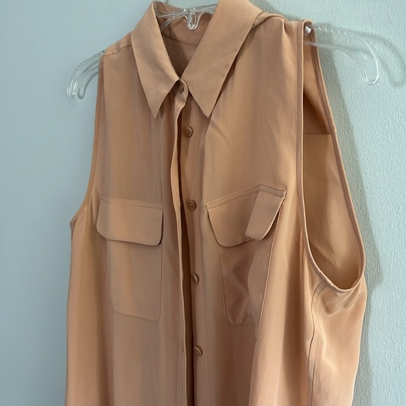Equipment 100% silk peach collared sleeveless button down - Picture 2 of 7